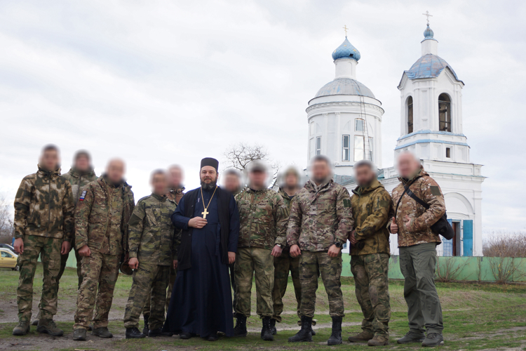 В ЛНР сотрудники СОБР «Сплав» оказали помощь приходской общине в обустройстве монастыря