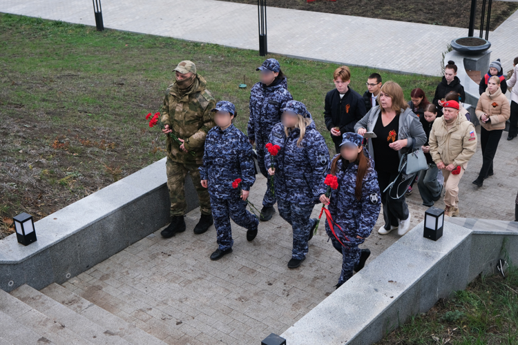 В Луганске росгвардейцы приняли участие в торжественном мероприятии посвященном завершению Года защитника Отечества 