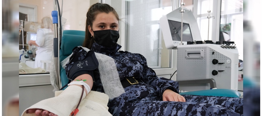 В ЛНР Росгвардейцы провели донорскую акцию посвященную 10-летию Росгвардии 
