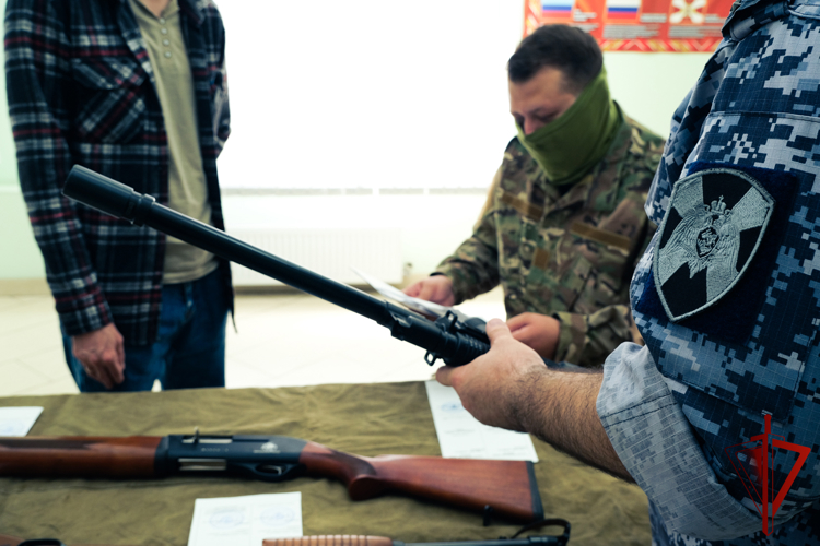 В Управлении Росгвардии по ЛНР рассказали об итогах работы по контролю в сфере оборота гражданского оружия