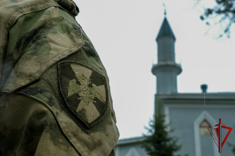Росгвардейцы приняли участие в обеспечении безопасности религиозного праздника Курбан-Байрам в Луганске